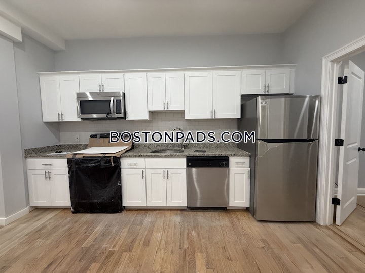 roxbury-apartment-for-rent-4-bedrooms-2-baths-boston-4700-8014788 