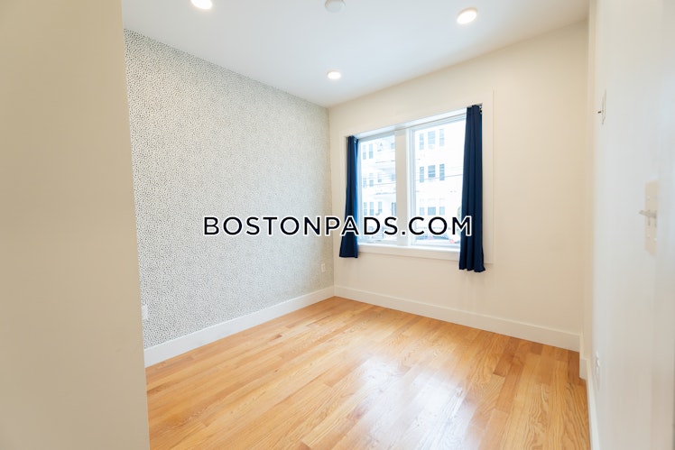 Colonial Ave., Boston