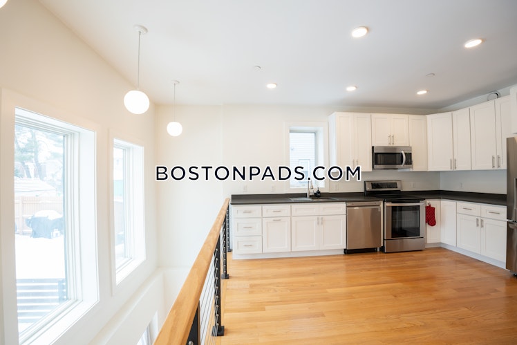 Colonial Ave., Boston