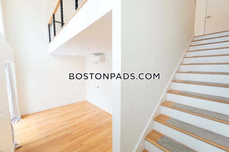 Colonial Ave., Boston