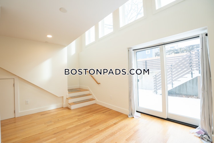 Colonial Ave., Boston