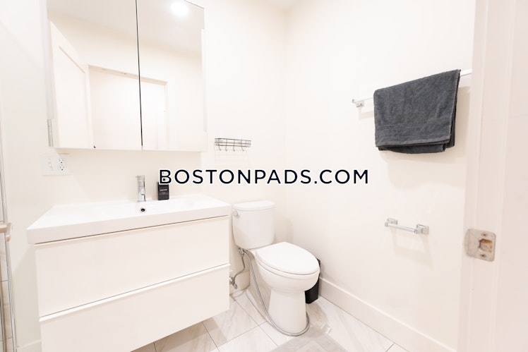 Colonial Ave., Boston