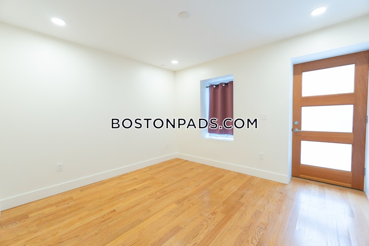 Colonial Ave., Boston