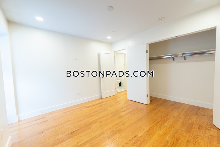 Colonial Ave., Boston