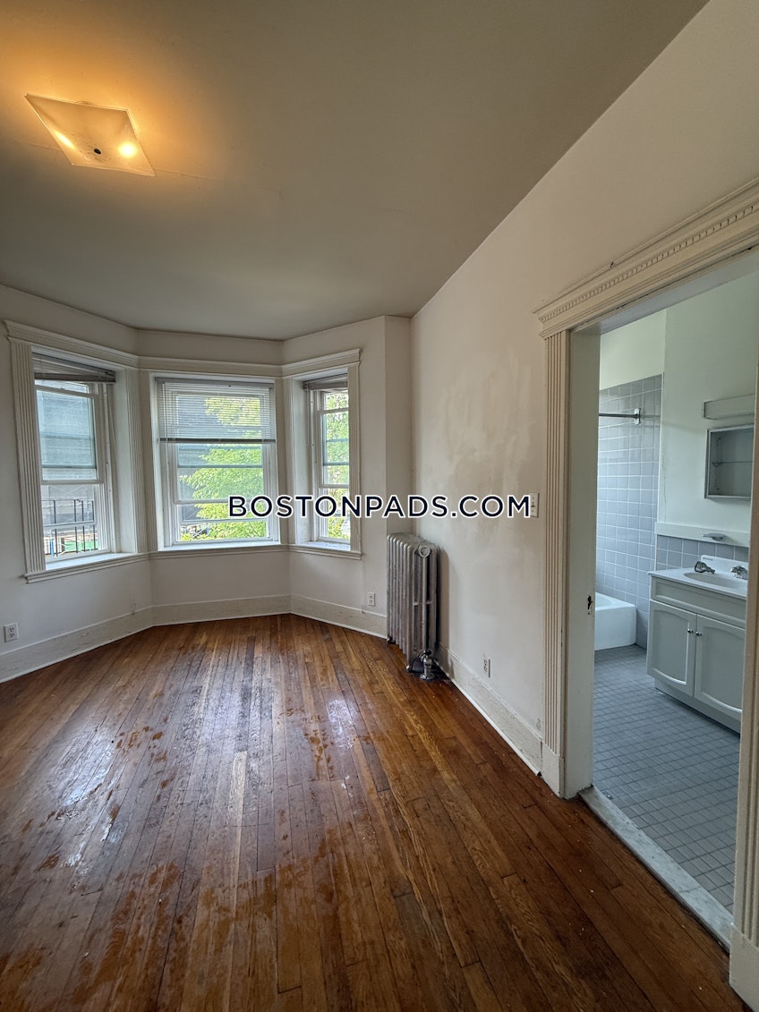 Boston - $2,250+ /month