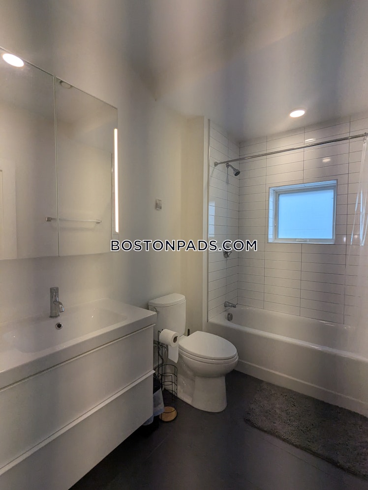 Colonial Ave., Boston