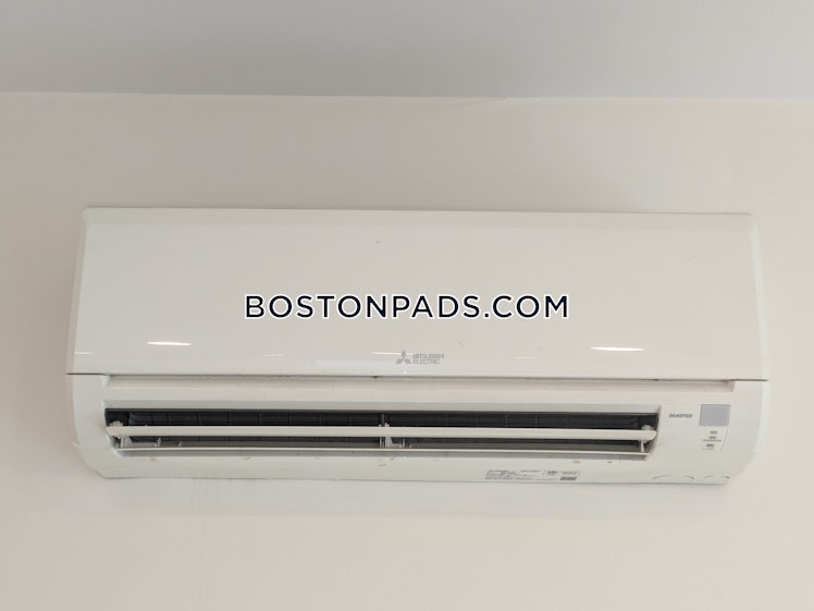 Colonial Ave., Boston