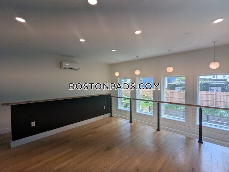 Colonial Ave., Boston