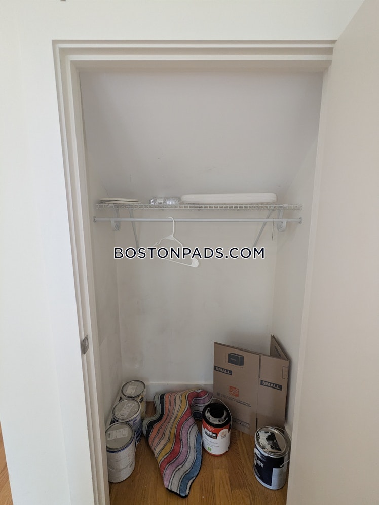 Colonial Ave., Boston