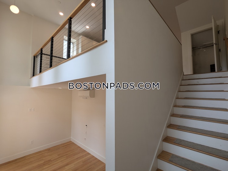 Colonial Ave., Boston