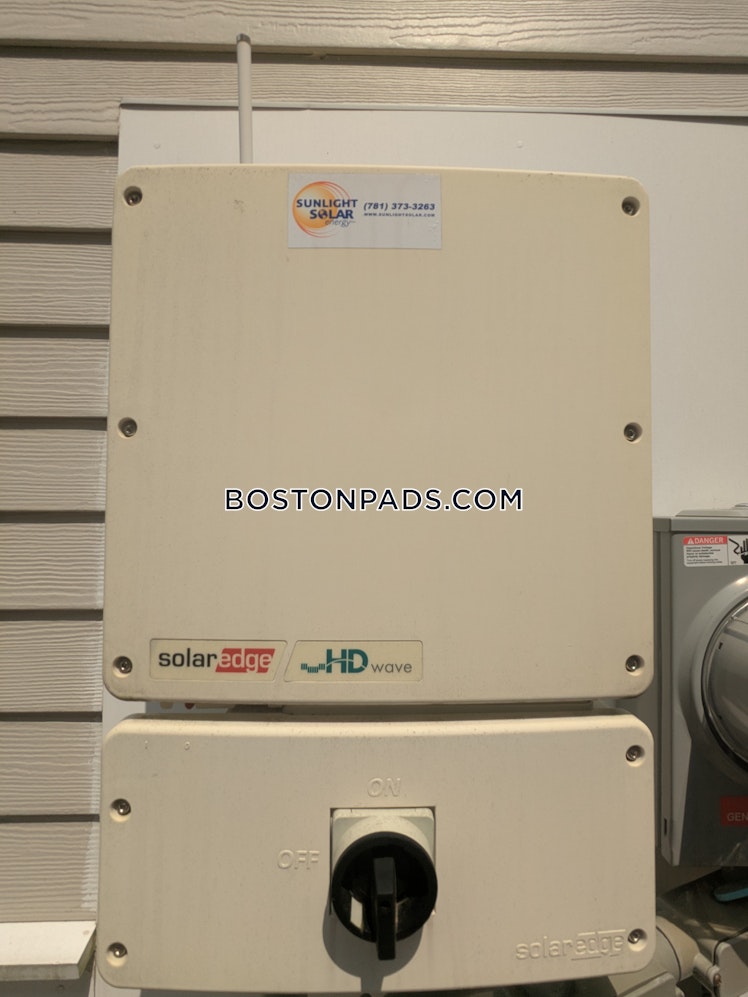 Colonial Ave., Boston