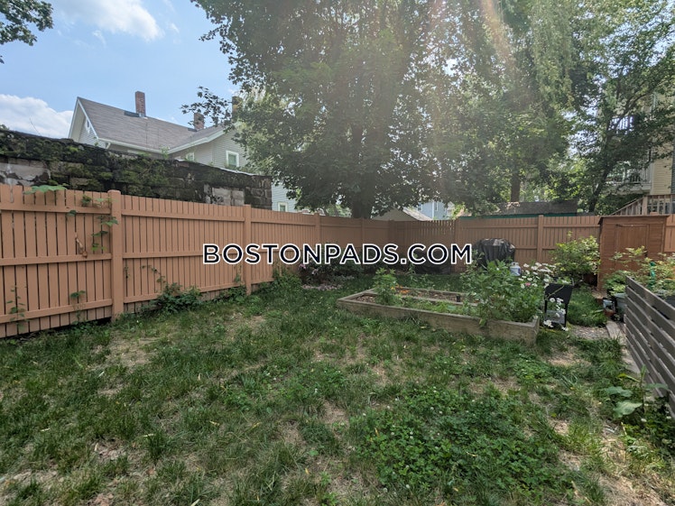 Colonial Ave., Boston