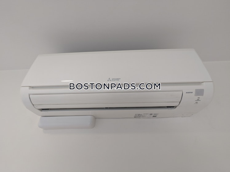 Colonial Ave., Boston