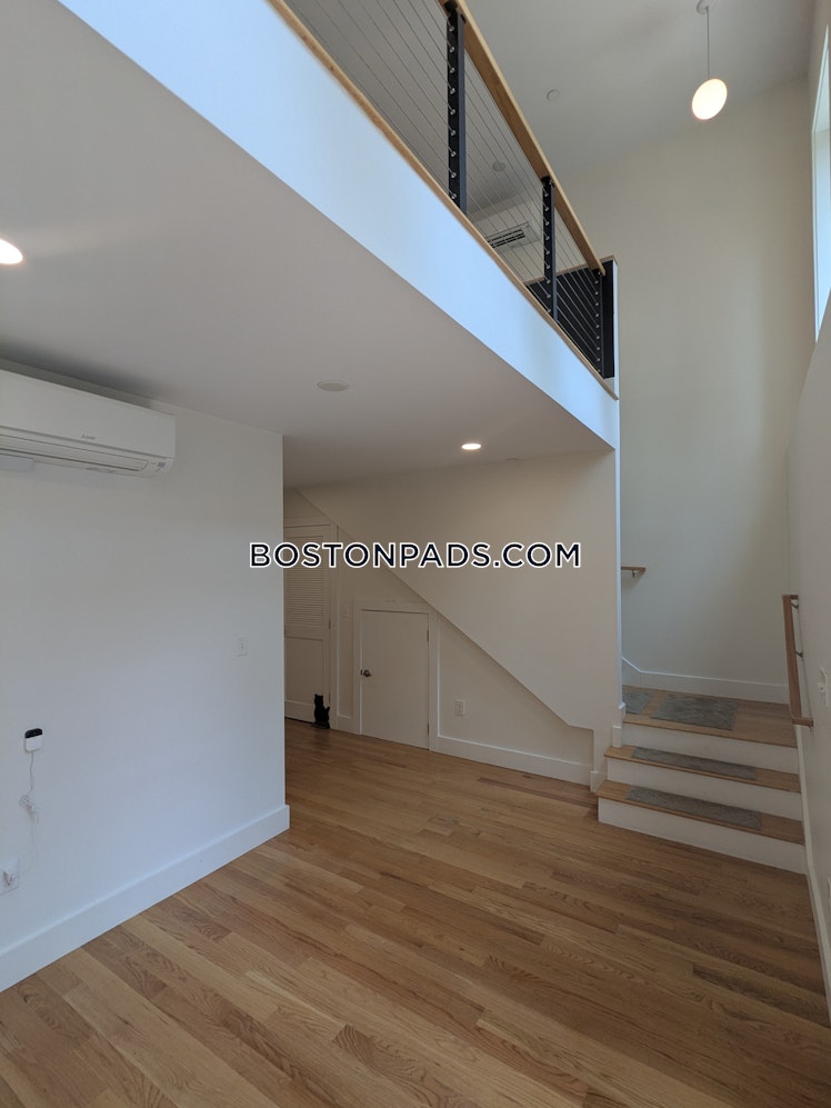 Colonial Ave., Boston