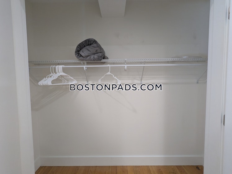 Colonial Ave., Boston