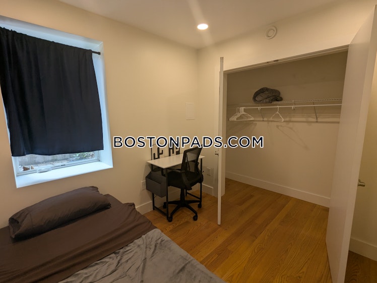 Colonial Ave., Boston