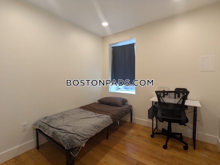 Colonial Ave., Boston