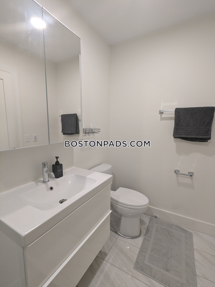 Colonial Ave., Boston