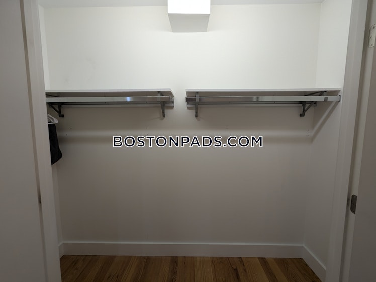 Colonial Ave., Boston