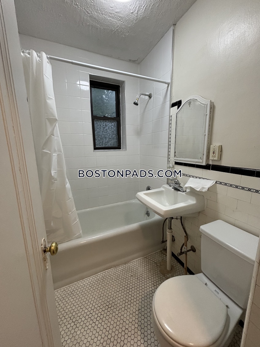 Medford - $1,900+ /month