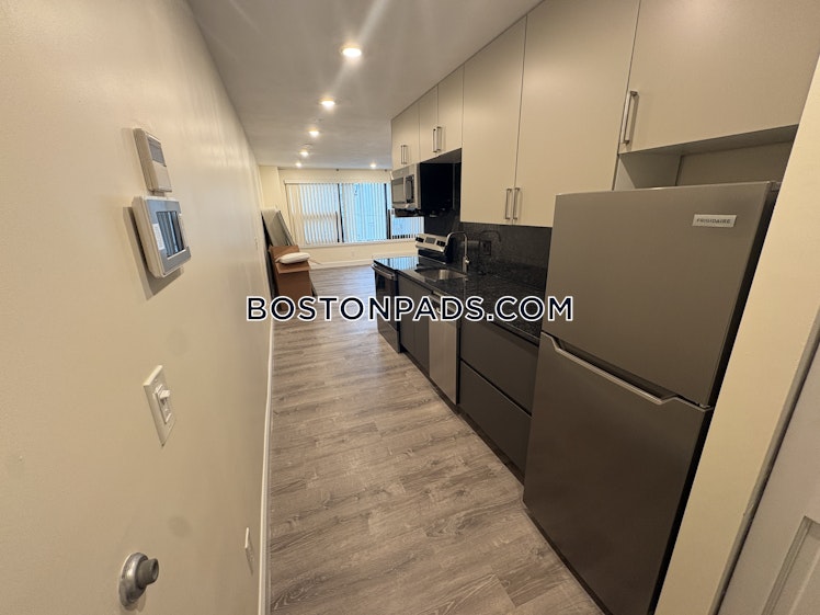 Commonwealth Ave., Boston