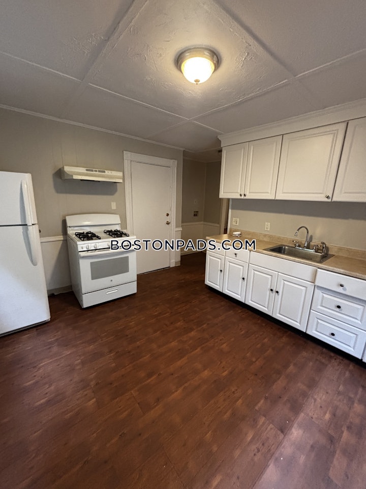 mattapan-apartment-for-rent-2-bedrooms-1-bath-boston-2850-8016005 