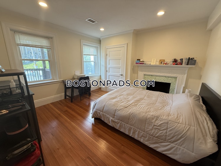 Beacon St, Brookline