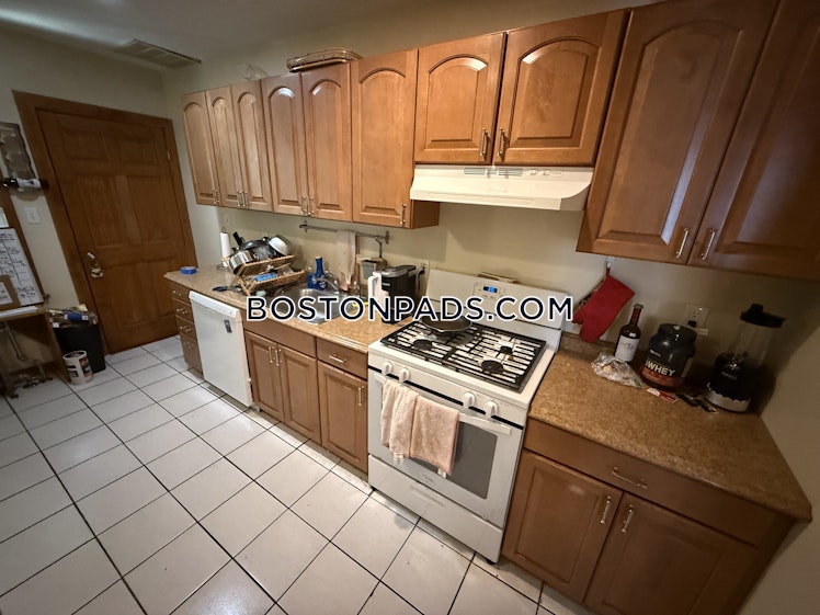 South Crescent Circuit, Boston