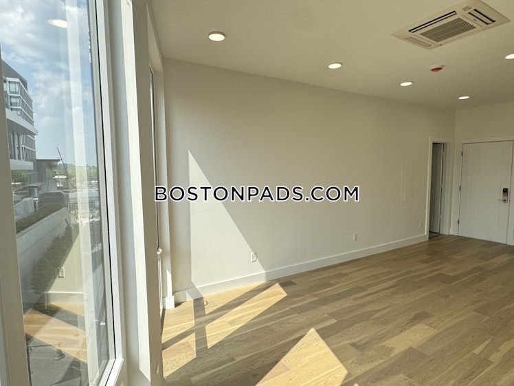 Hichborn St., Boston