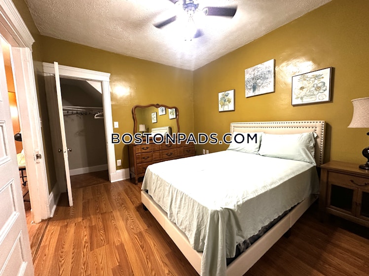 kingsdale St., Boston