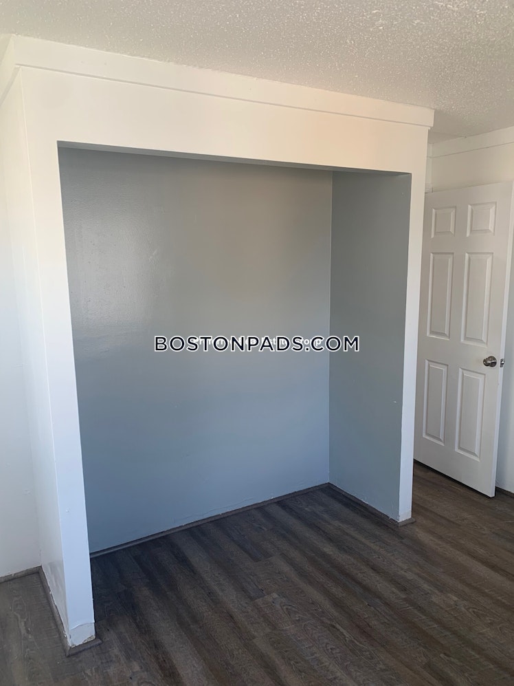 Nightingale St., Boston