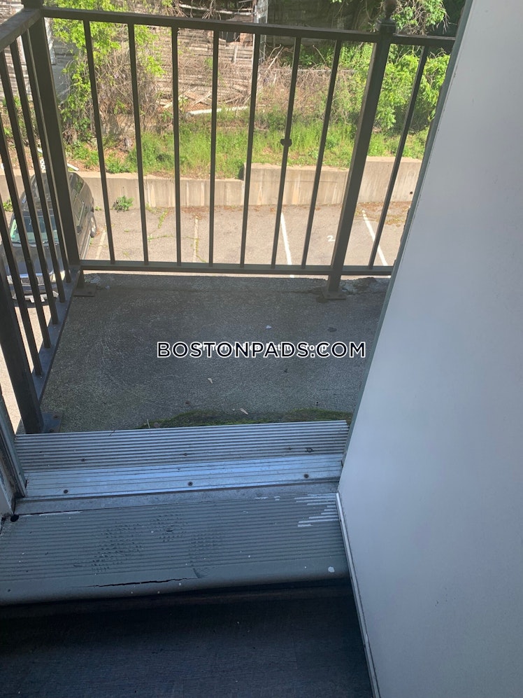 Nightingale St., Boston