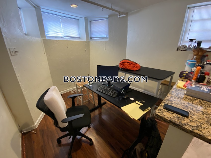 BOSTON - NORTHEASTERN/SYMPHONY - 2 Beds, 1 Bath - Image 3