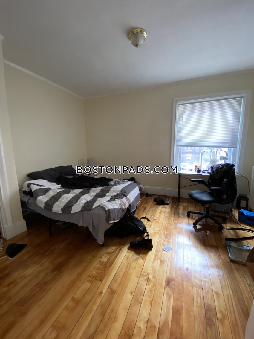 BOSTON - ALLSTON - 4 Beds, 2 Baths - Image 3