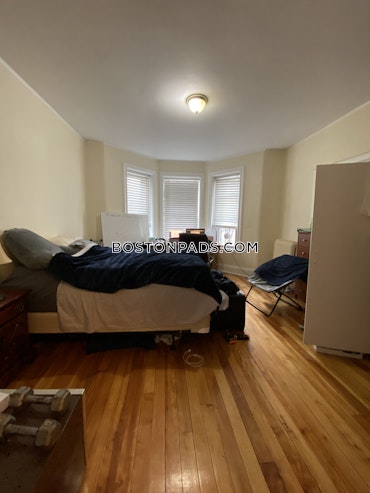 Boston - 4 Beds, 2 Baths