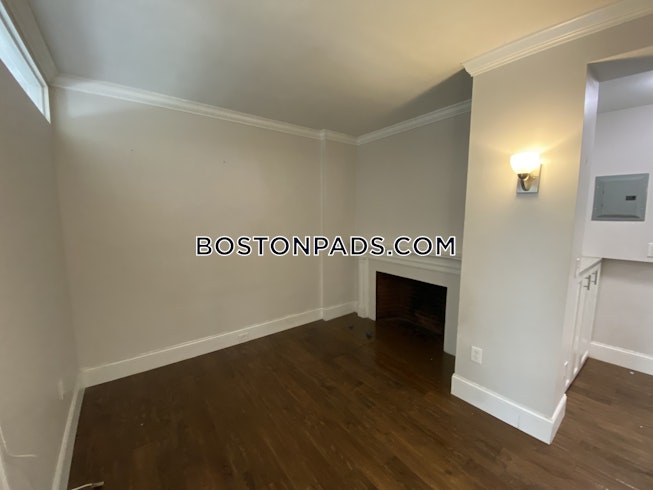Boston - $4,400+ /mo