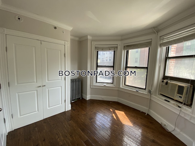 Boston - $4,400+ /mo