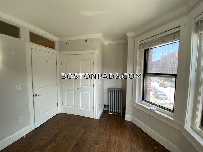 Boston - $4,400+ /mo