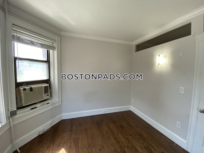 Boston - $4,400+ /mo