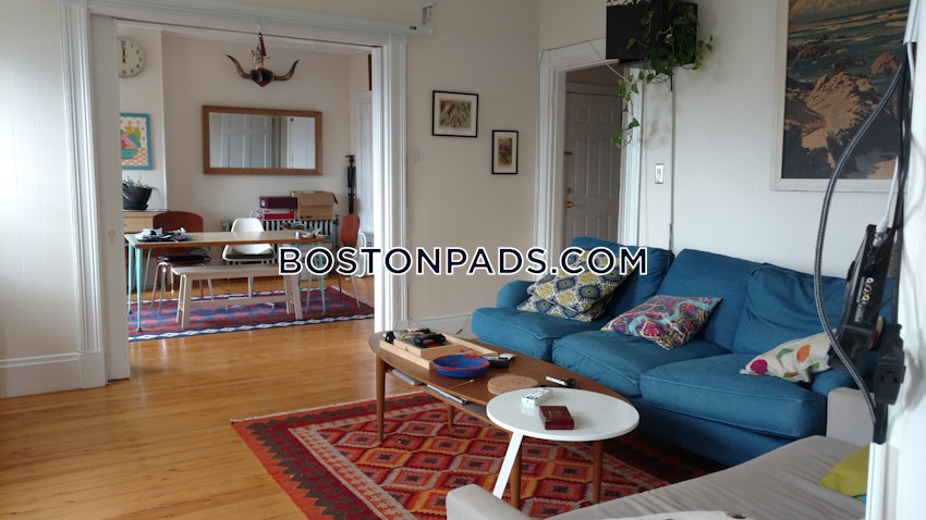 BOSTON - MISSION HILL - 4 Beds, 1 Bath - Image 12