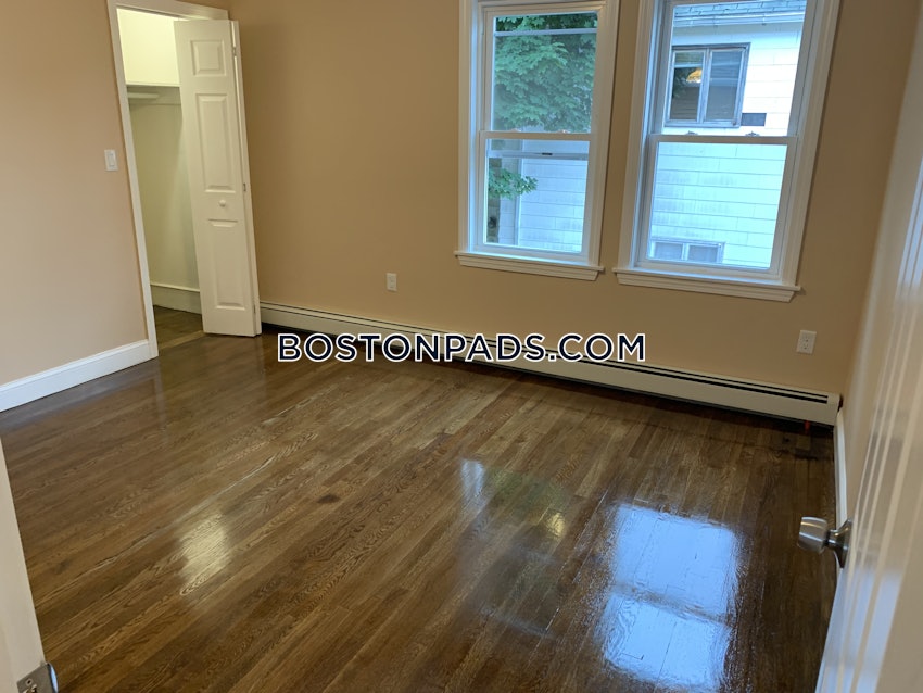 EVERETT - 3 Beds, 2 Baths - Image 9