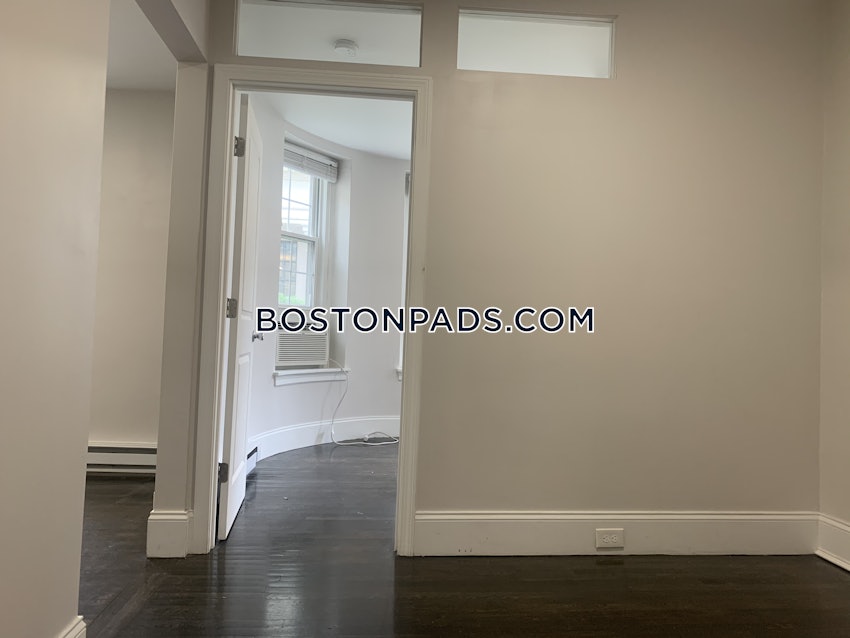 BOSTON - BACK BAY - 3 Beds, 1 Bath - Image 9