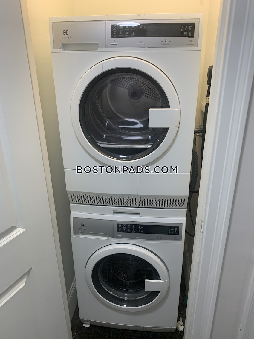 BOSTON - BACK BAY - 3 Beds, 1 Bath - Image 12