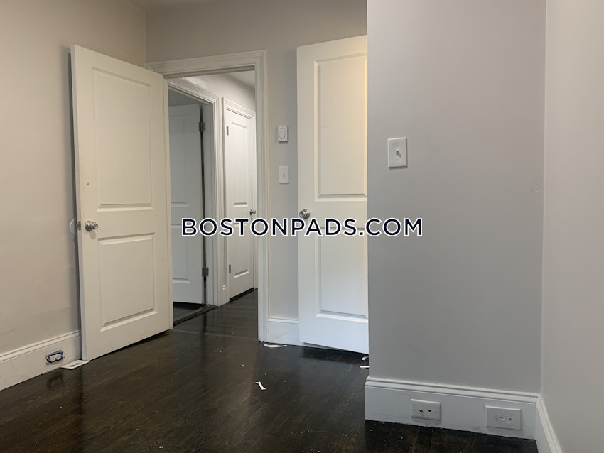 BOSTON - BACK BAY - 3 Beds, 1 Bath - Image 10