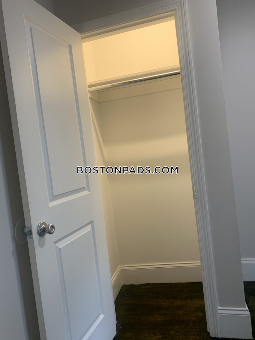 BOSTON - BACK BAY - 3 Beds, 1 Bath - Image 5