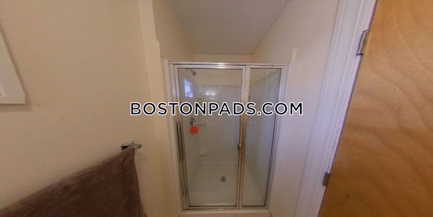 WALTHAM - 1 Bed, 1 Bath - Image 4