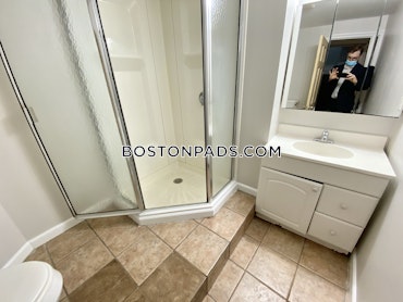 Boston - 4 Beds, 2 Baths