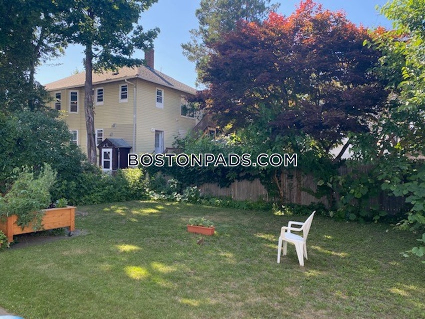 MEDFORD - TUFTS - 2 Beds, 1 Bath - Image 29