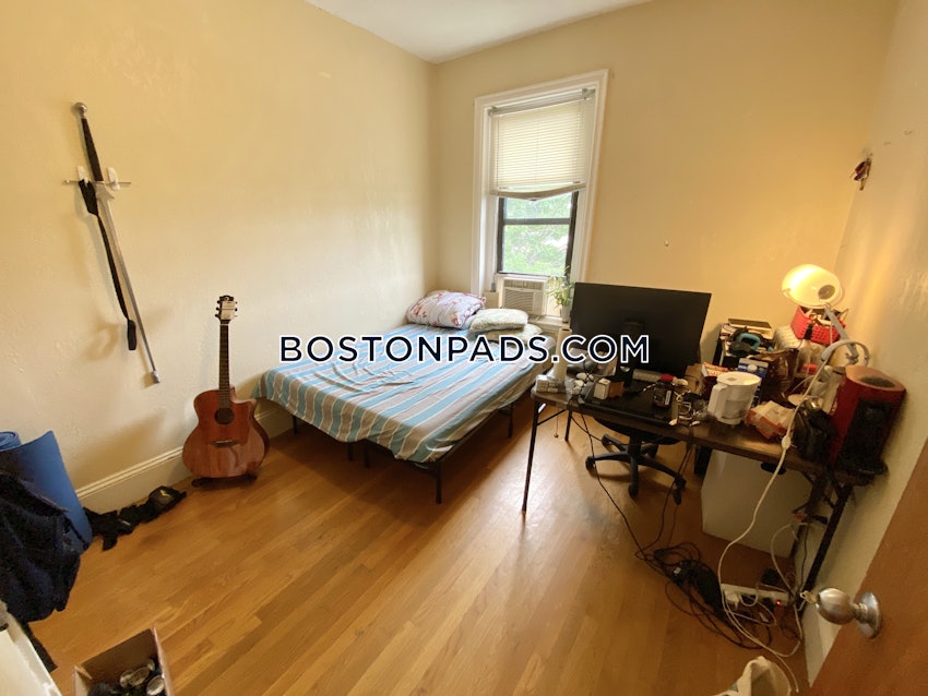 BOSTON - NORTHEASTERN/SYMPHONY - 3 Beds, 1 Bath - Image 3