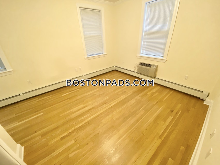 BROOKLINE- COOLIDGE CORNER - 1 Bed, 1 Bath - Image 5